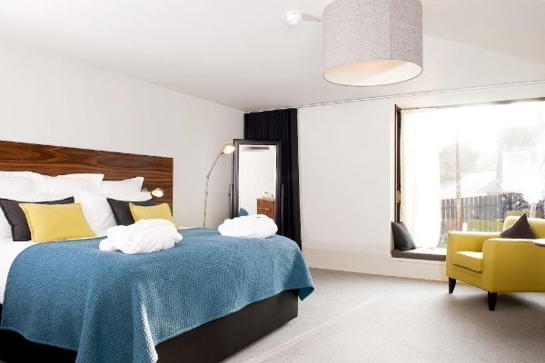 The Douglas Hotel (North Ayrshire)